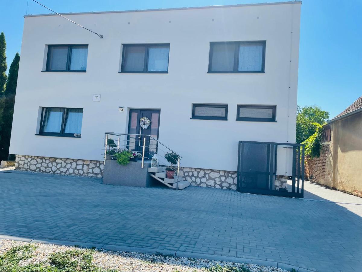Apartmany Lednice Nejdek Buitenkant foto